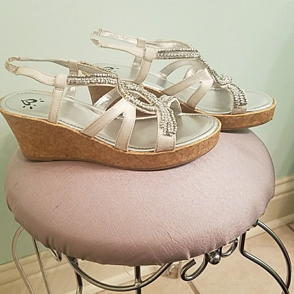 Silver cork wedges